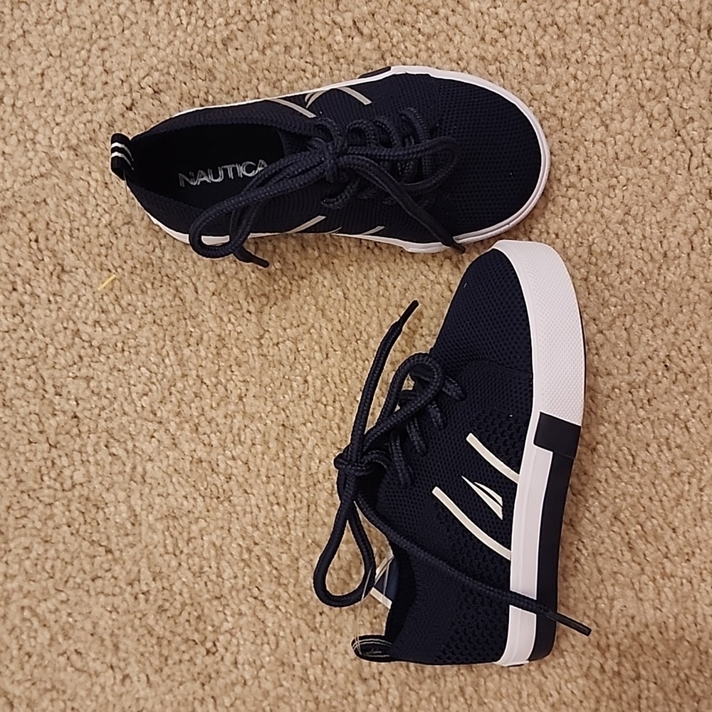 Nautica Boys Navy Hull Sneakers Size 6